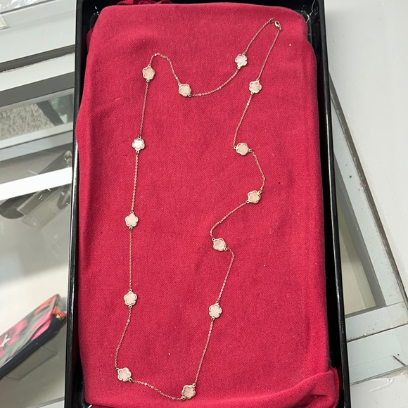 CLOVER NECKLACE Long Style preowned vintage - Picture 1 of 3